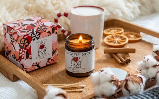 'naughty and nice' mulled wine candle