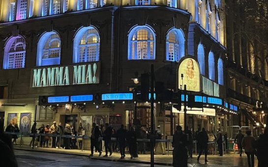 mama mia theatre