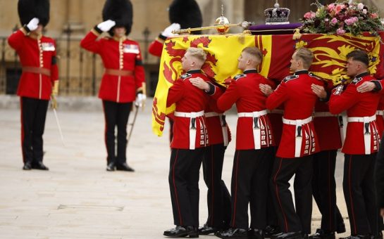 Pallbearers carrying the Queen's coffin