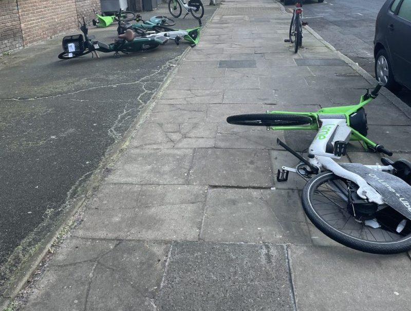 Image of bikes left abandoned on Islington pavements