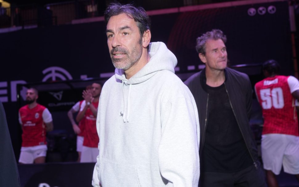Pires walks in front of ex-teammate Lehmann