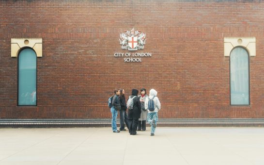 photo of sign saying city of London school