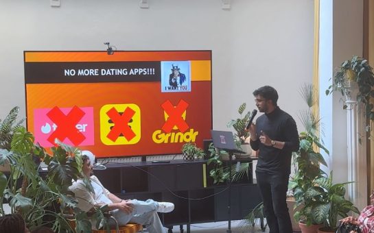 Presenter at in-person dating event