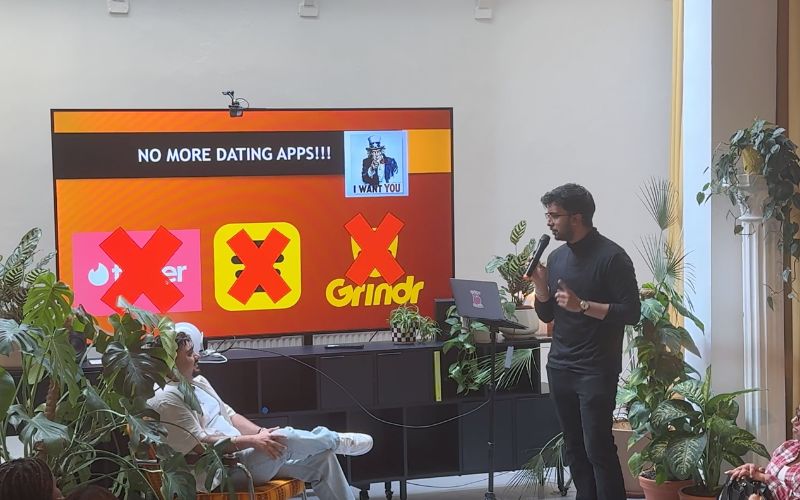 Presenter at in-person dating event